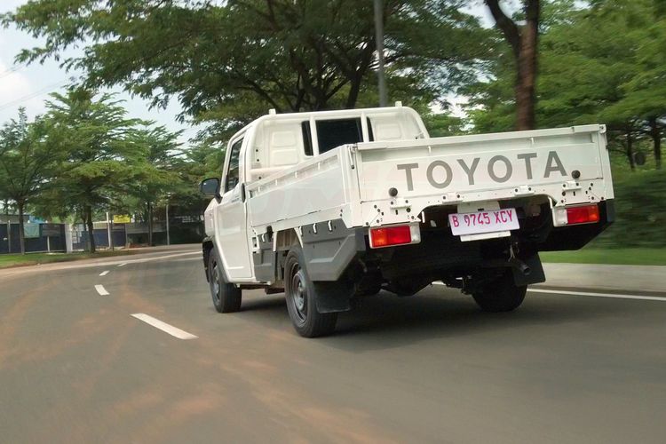 Test Drive Toyota Hilux Rangga