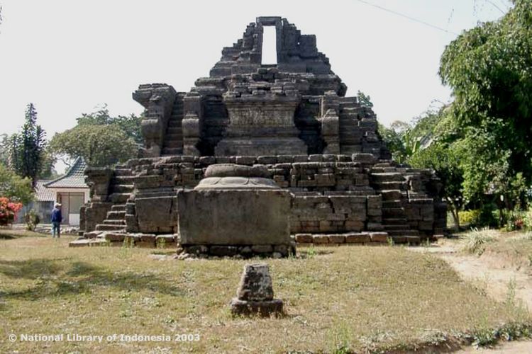 Candi Jago di Kabupaten Malang.