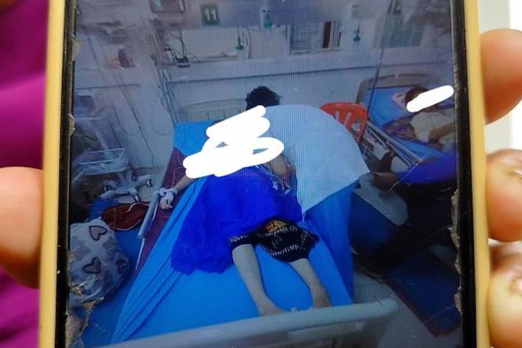 Nazwa Aliya (19), warga Jalan Bejo, Gang Sejahtera, Dusun XVl, Kecamatan Percut Seituan, Kabupaten Deli Serdang saat kritis di Kamboja. 
