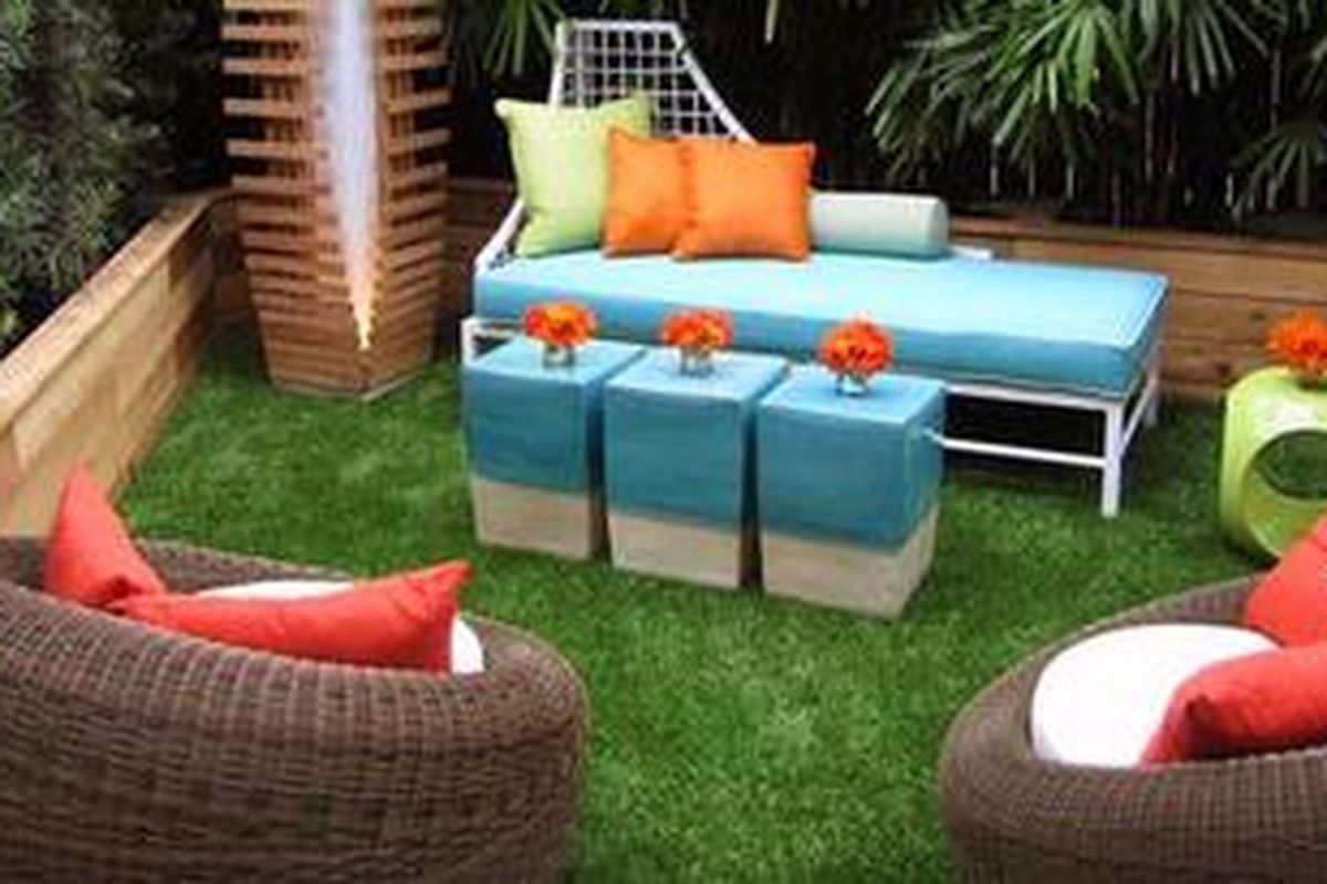 Tahun baru hampir tiba. Ketimbang bermacet-macet di jalan, Anda dapat mengisi acara tahun baru di rumah Anda sendiri yang lebih hangat, 