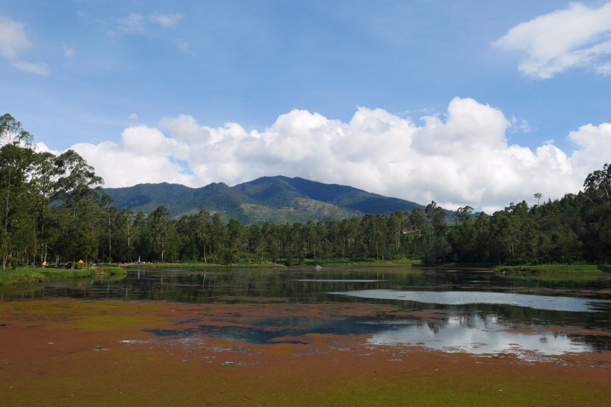 Obyek wisata Situ Cisanti di Bandung, Jawa Barat, Senin (25/12/2017).