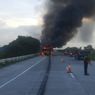 Awal Mula Bus Pahala Kencana Terbakar di Tol Jombang, Pecah Ban dan Bergesekan dengan Beton