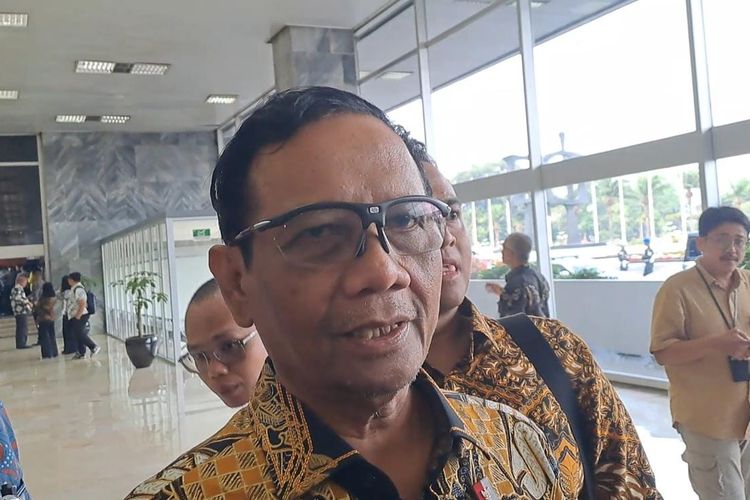 Menko Polhukam Mahfud MD saat ditemui di Gedung DPR, Senayan, Jakarta, Jumat (18/8/2023). 