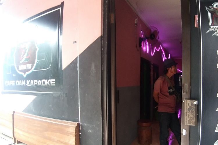 JADI TEMPAT KARAOKE—Inilah salah satu aset tanah PT KAI yang menjadi tempat karaoke di Kecamatan Saradan, Kabupaten Madiun, Jawa Timur.