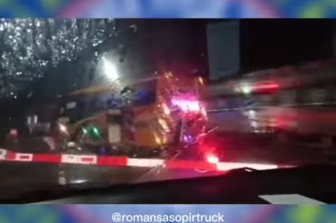 Viral Video Bus Terobos Palang Pintu KA di Banyumas, Nyaris Tersambar KA, Penumpang Berlarian Keluar