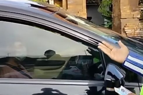 Viral, Video Pengendara Mobil Mengumpat Polisi karena Ditilang Terobos Lampu Merah