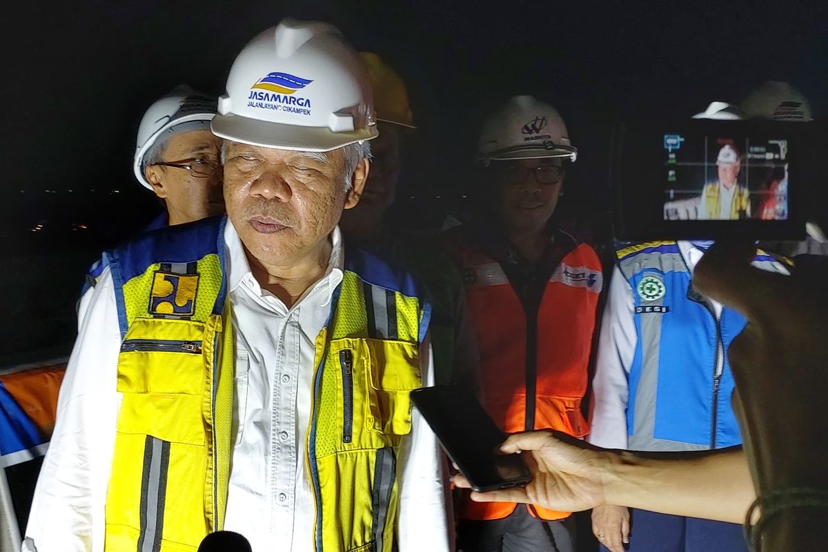 Menteri PUPR Basuki Hadimuljono di lokasi uji beban Tol Jakarta-Cikampek II (Elevated), Senin (23/9/2019).