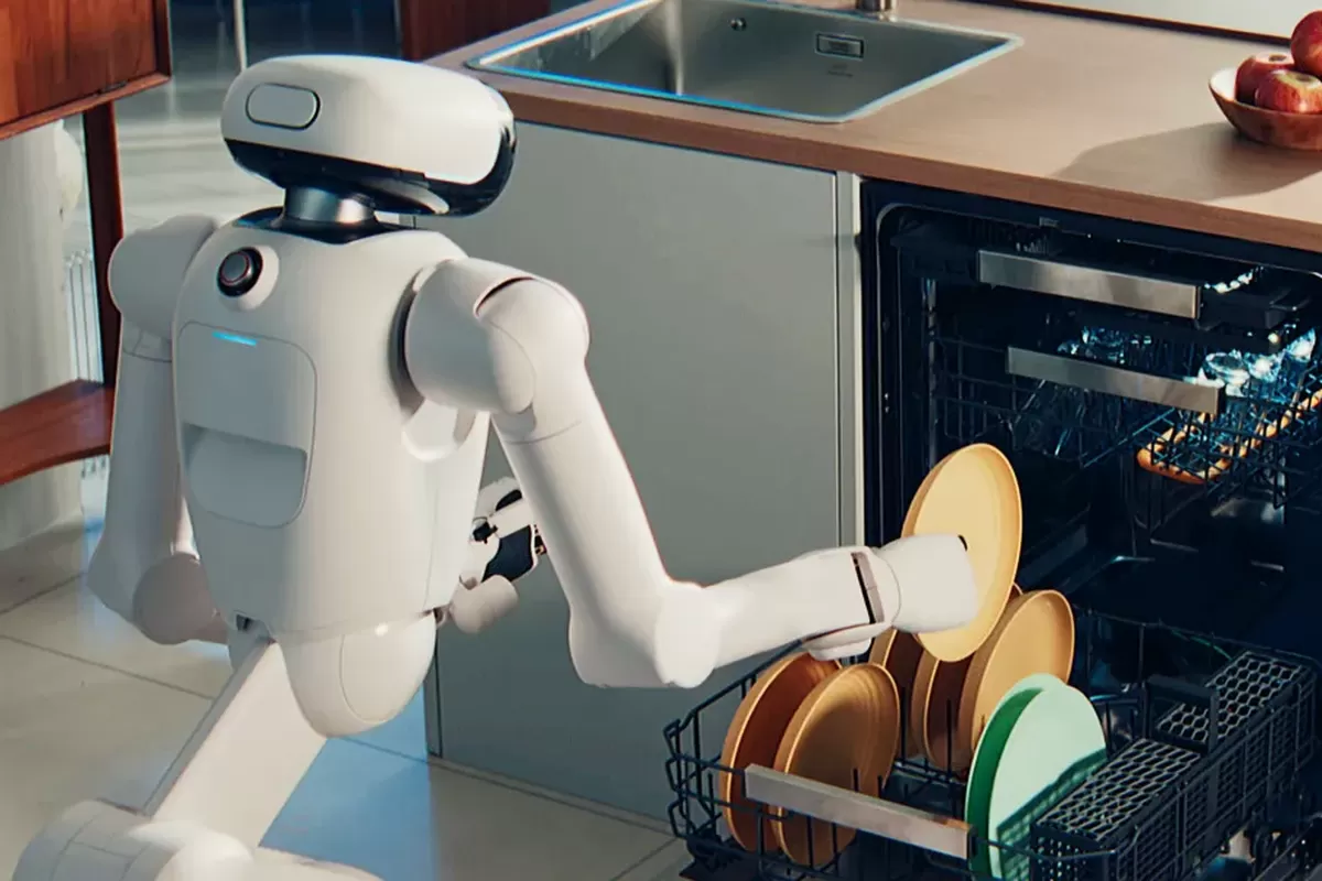 Robot bernama LG CLOiD ini dirancang sebagai asisten rumah tangga yang mampu melakukan berbagai pekerjaan domestik, mulai dari melipat baju, mencuci piring, hingga menyajikan makanan.