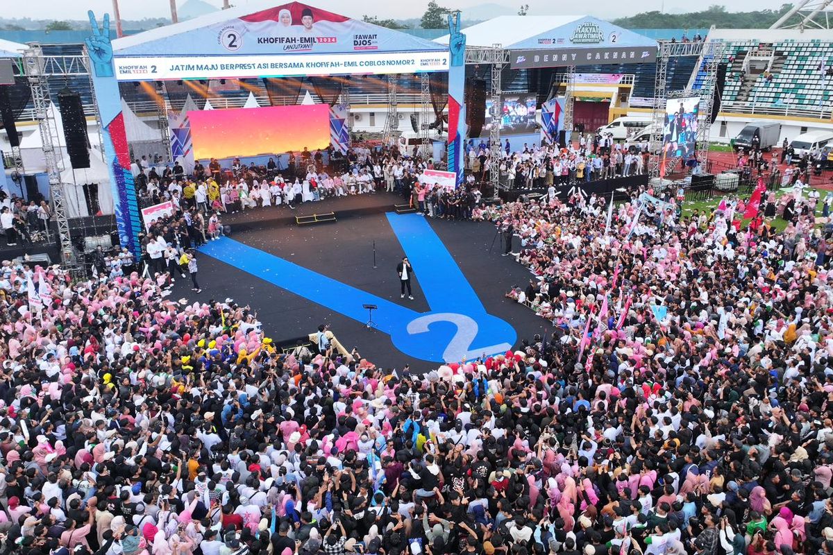 Kampanye akbar Khofifah - Emil di Jember Sport Garden pada Minggu (10/11/2024)