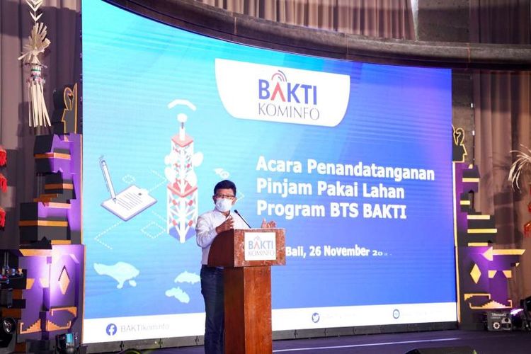 Menteri Komunikasi dan Informatika, Johnny G. Plate saat memberikan sambutan dalam acara Penandatanganan Pinjam Pakai Lahan Program BTS Badan Aksesibilitas Telekomunikasi dan Informasi Kementerian Kominfo di Sofitel Hotel, Nusa Dua, Badung, Bali, Jumat (26/11/2021).