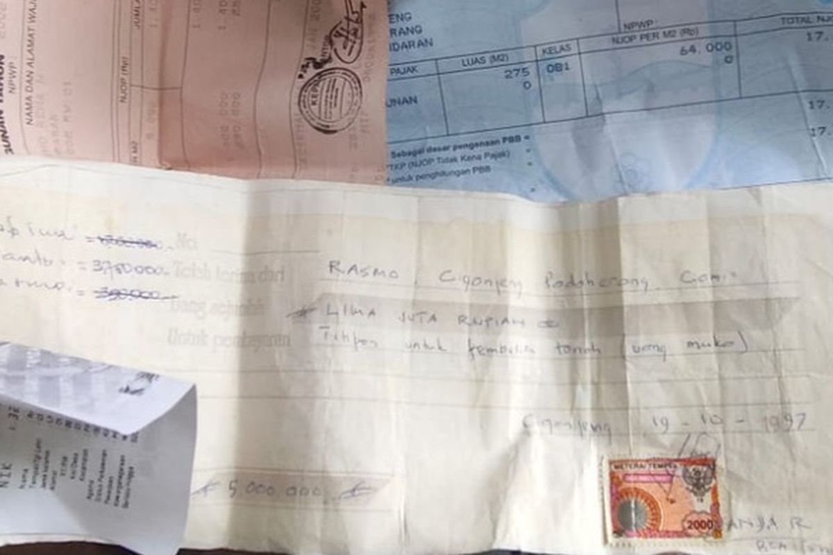 Tujuh warga di Dusun Pasar, Desa Ciganjeng, Kecamatan Padaherang, Kabupaten Pangandaran, Jawa Barat, menyebut tanah mereka diklaim oleh Kementerian Keuangan. Warga merasa tertekan setelah tanah dan bangunan yang mereka beli dan tempati sejak tahun 1997, tiba-tiba dipasangi plang pengumuman oleh Kemekeu. Warga menyebut mereka rutin membayar Pajak Bumi Bangunan setiap tahun.