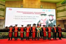 Unej Kukuhkan Dua Guru Besar dari Ilmu Perundang-Undangan dan Ilmu Penyakit Mulut