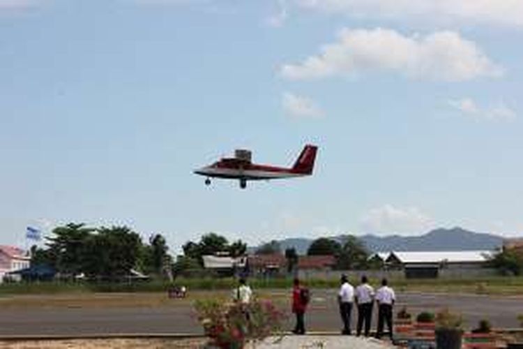 Penerbangan perdana Born Air ke wilayah perbatasan Kecamatan Krayan. Pemerintah Daerah Nunukan menggelontorkan anggaran Rp 6 miliar untuk mensubsidi penerbangan ke wilayah perbatasan.