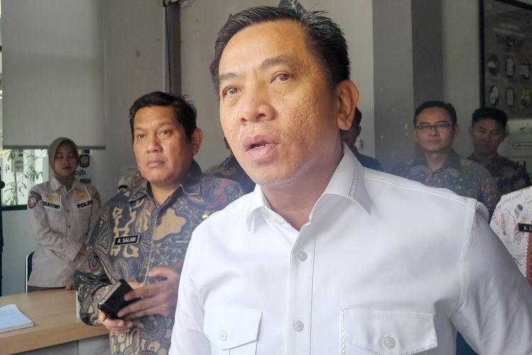 Bupati Karawang Buka Opsi WFH Rabu, ASN Diminta Gowes ke Kantor