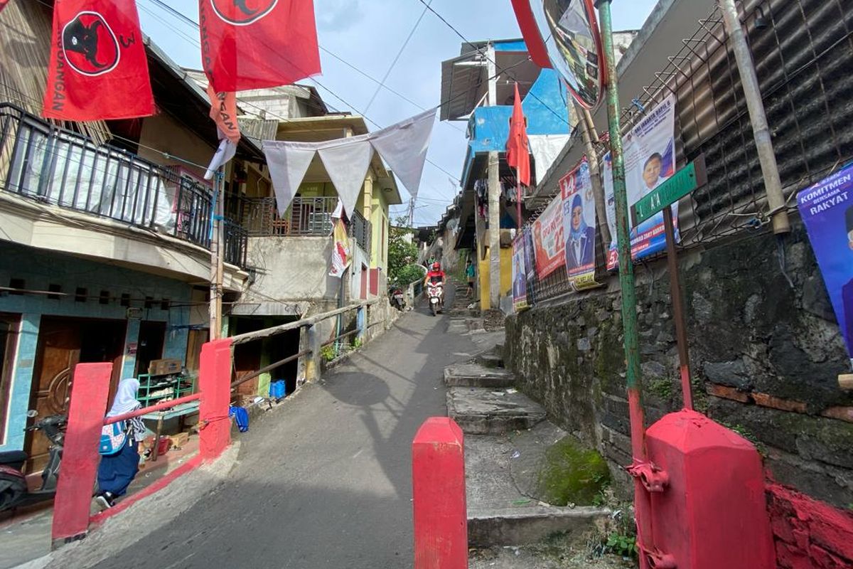 Tanjakan Lengkong di Pejaten Timur, Pasar Minggu, Jakarta Selatan, Selasa (23/1/2024).