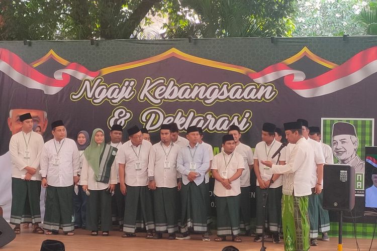 Momen deklarasi relawan bernama 'Sarung Ganjar' akronim dari 'Santri Mendukung Ganjar Pranowo' di Rumah Aspirasi, Menteng, Jakarta Pusat, Minggu (13/8/2023).
