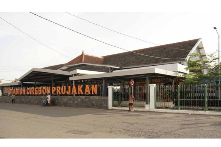 Foto Stasiun Cirebon Prujakan pada kurun waktu tahun 1901 berdasarkan Dokumentasi Unit Heritage PT KAI, yang diterima Kompas.com melalui Manager Humas Daop III Cirebon, Ayep Hanapi, pada Sabtu (28/1/2023)