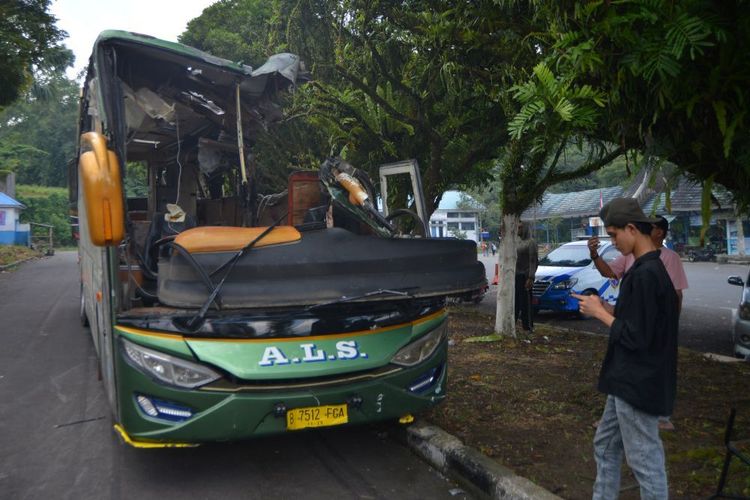 Kecelakaan Bus ALS di Padang Panjang Tewaskan 12 Orang, Polisi Beri "Trauma Healing" untuk Korban Selamat