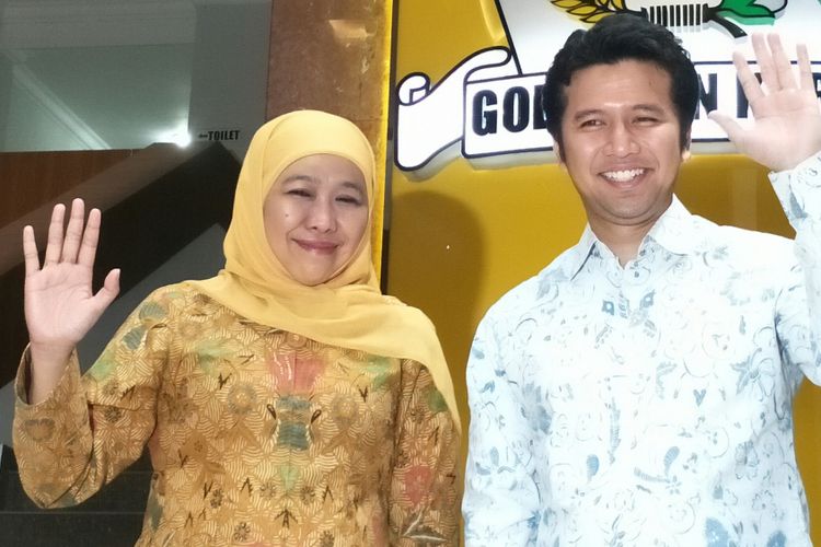 Bakal pasangan calon gubernur dan wakil gubernur Jawa Timur, Khofifah Indar Parawansa (kiri) dan Emil Dardak (kanan). Keduanya memastikan diri akan ikut pada pemilihan gubernur Jatim 2018. Jakarta, Rabu (22/11/2017). 