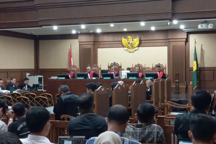 Hakim Tunda Sidang Nadiem ke 4 Mei, Tunggu Nadiem Makarim Pulih 