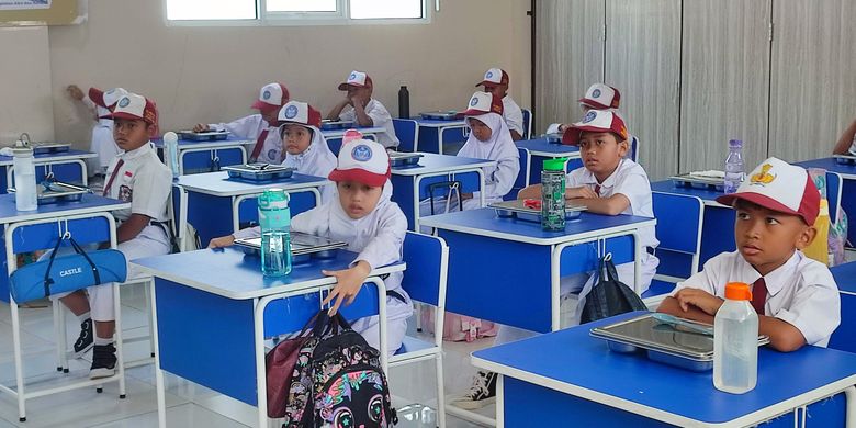 Makan Bergizi Gratis Mulai Hari Ini: Jadwal, Menu, dan Lokasi Dapurnya Halaman all