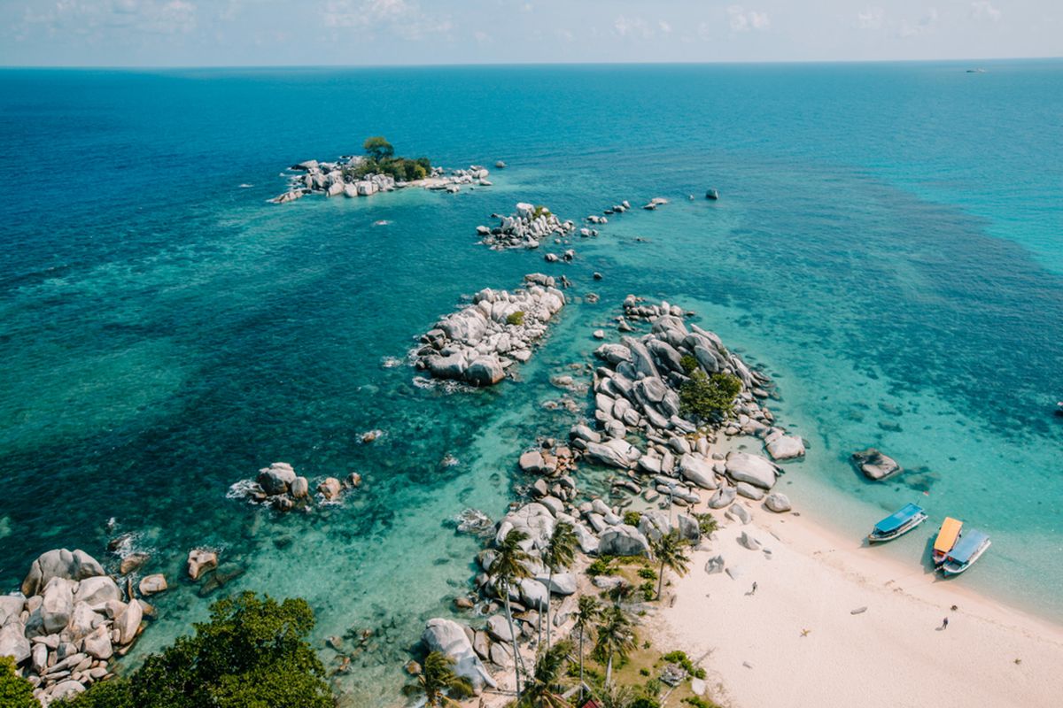 Gugusan bebatuan granit di Tanjung Kelayang, salah satu geosite yang beradi Geopark Belitung.