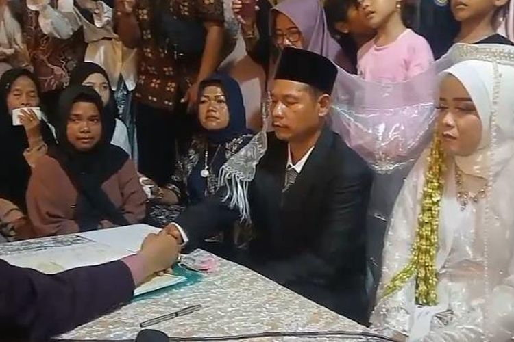 Tangkapan layar video pernikahan pasangan tunawicara di Banyuwangi, Jumat (28/2/2025) 