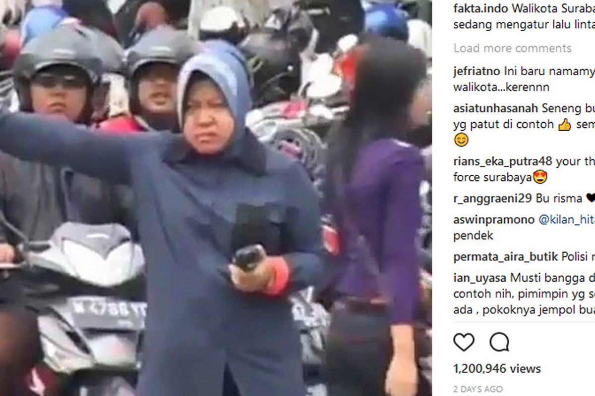 Wali Kota Surabaya Mengatur Lalu Lintas