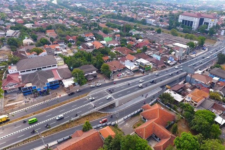 Flyover Jatingaleh di Semarang, Jawa Tengah resmi berfungsi sejak 25 Agustus 2017 
