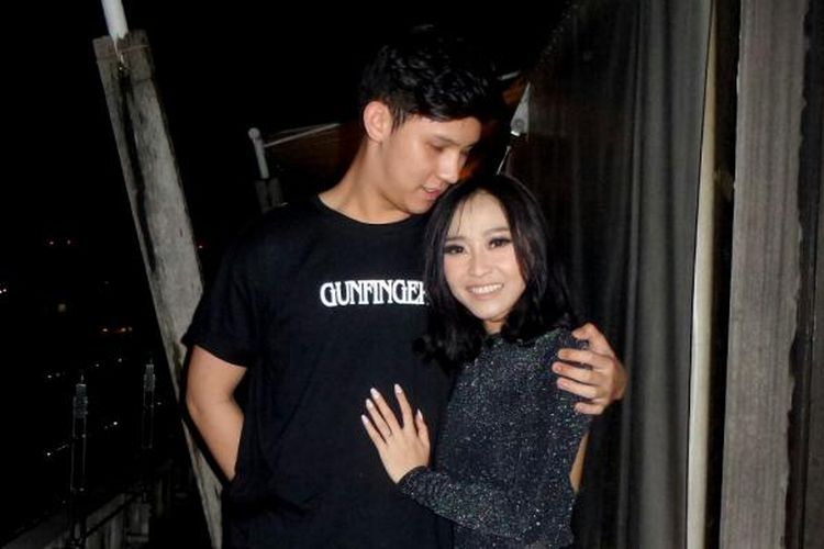 Rinni Wulandari Dan Jevin Julian Ingin Resepsi Berkonsep Pesta Kebun