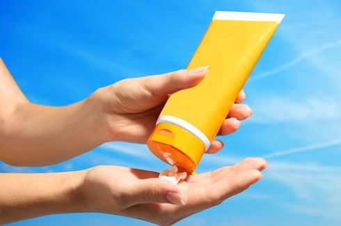 Perlukah Pakai Sunscreen saat Cuaca Mendung?