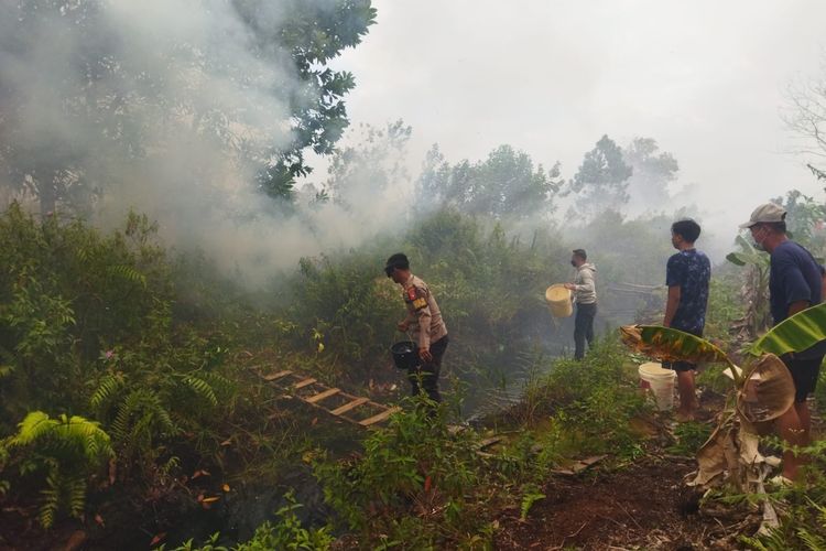 Karhutla Nyaris Lumat Permukiman di Kubu Raya Kalbar, Warga Panik Dievakuasi