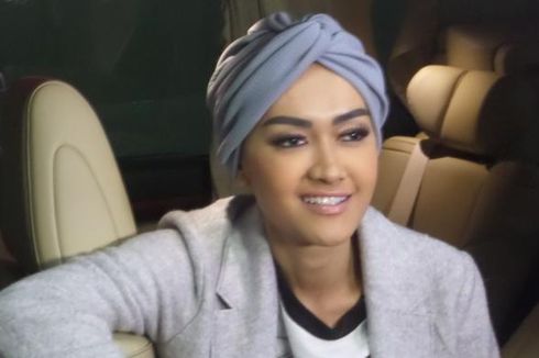 Melly Goeslaw: Jupe, Allah Telah Mengakhiri Segala Rasa Sakitmu