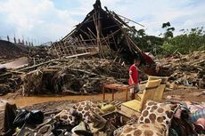 Trauma Dera Korban Banjir Bandang di Garut