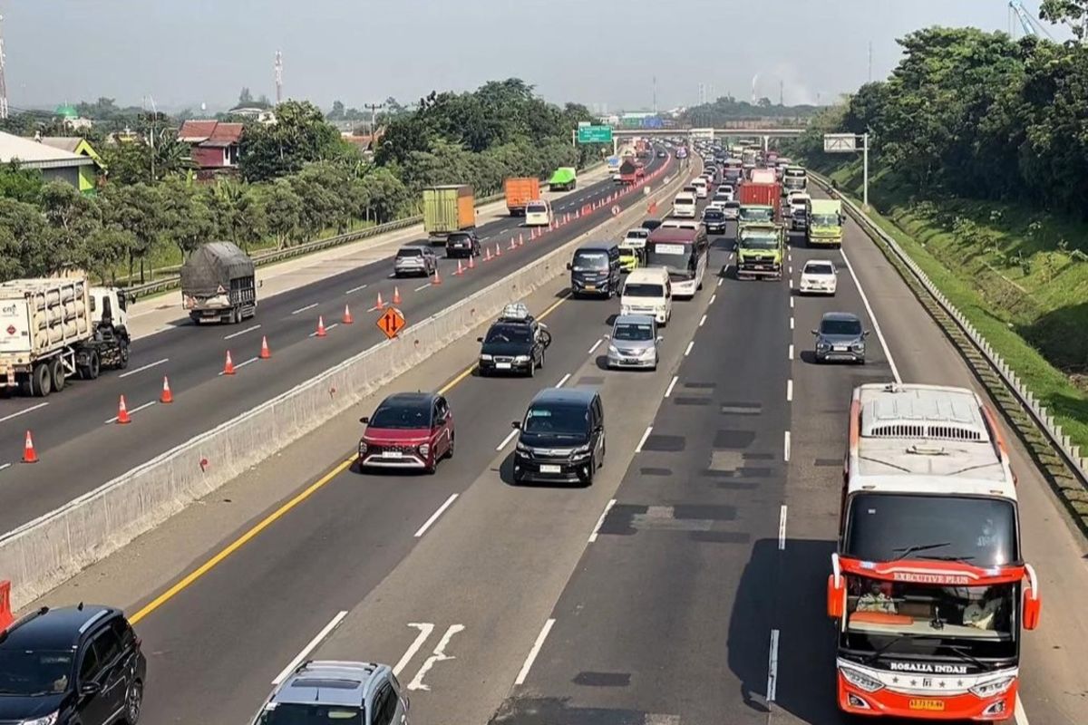 Diskon Tol Mulai Berlaku, Arus Kendaraan ke Timur Jakarta Naik Tajam