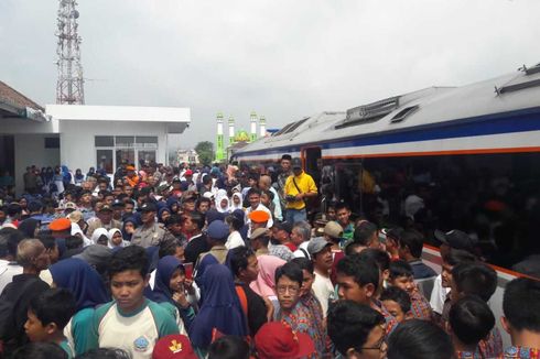 Ridwan Kamil Pamer KA Masuk Stasiun Garut, Jonan Beri Tiga Jempol
