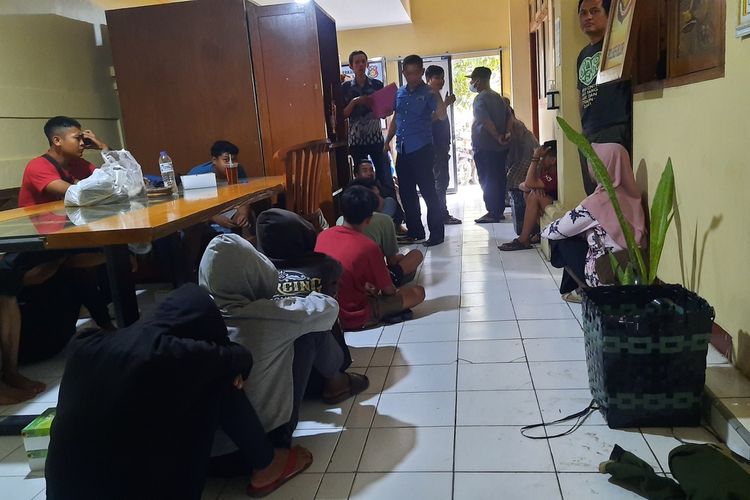 Sejumlah pemuda perguruan silat diamankan polisi di Mapolres Blora, Jawa Tengah, Jumat (31/3/2023)