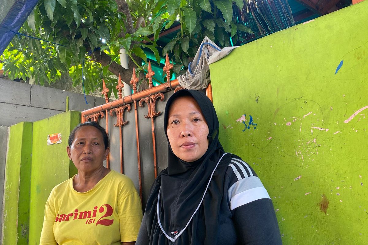 Ibu rumah tangga bernama Fitri (41) mengeluhkan soal air bersih di wilayahnya yang berada di RW 02 dan RW 05 Kelurahan Rawa Badak Utara, Koja, Jakarta Utara.