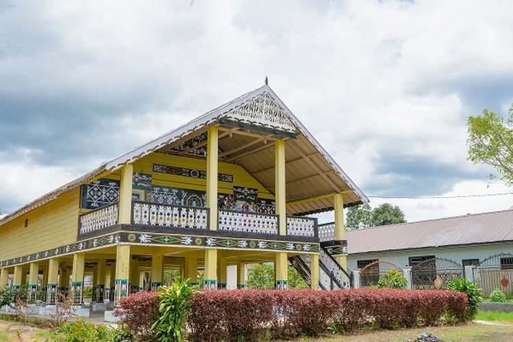 Rumah tradisional Suku Gayo di Takengon, Aceh DOK. Shutterstock/Usman Ridwansyah