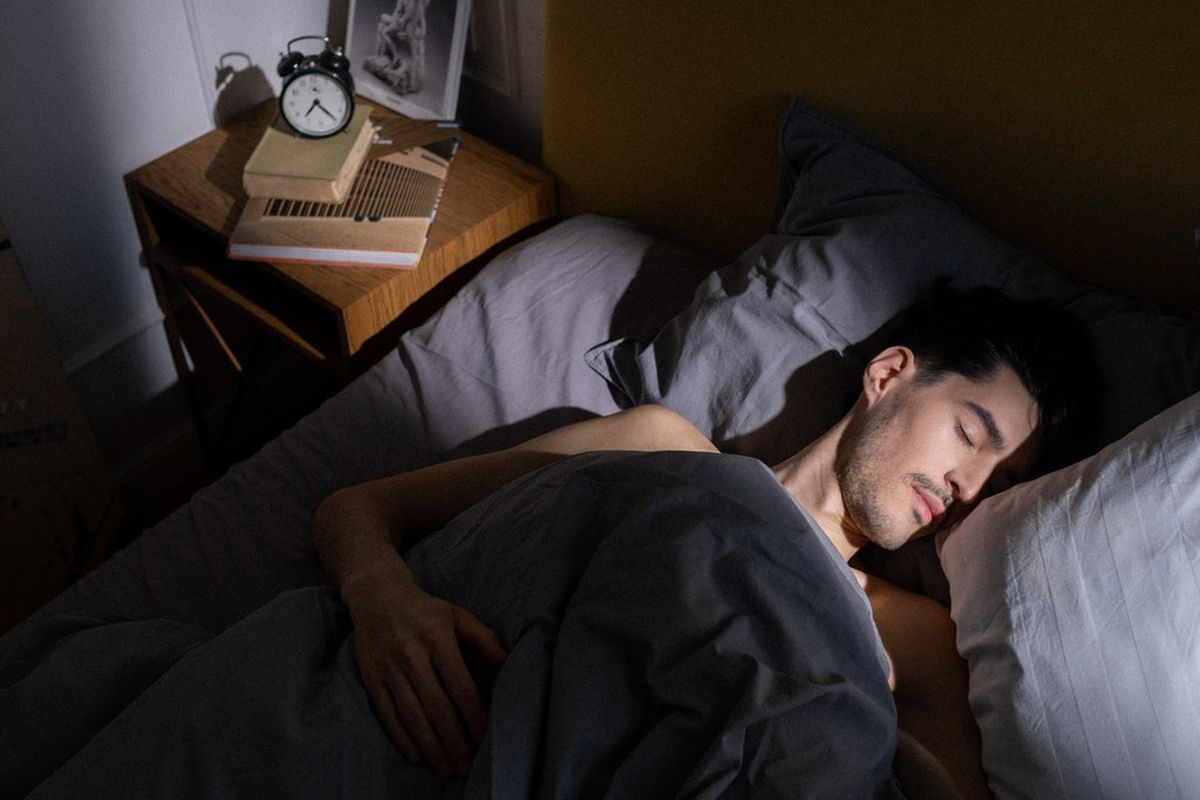 Terlalu banyak tidur juga dapat menjadi penyebab bangun tidur kepala pusing.