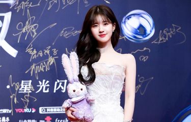 Zhao Lusi di acara Douyin Star Motion Night.