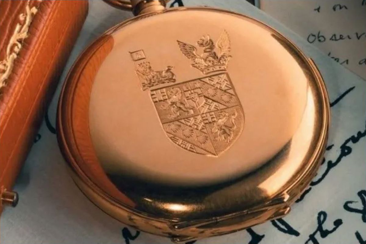 Arloji saku yang pernah dihadiahkan kepada Sir Winston Churchill oleh Herbert Henry Asquith pada tahun 1905