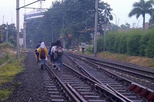 Bermain di Dekat Rel, 4 Remaja Tewas Tertabrak Kereta Api di Bandung