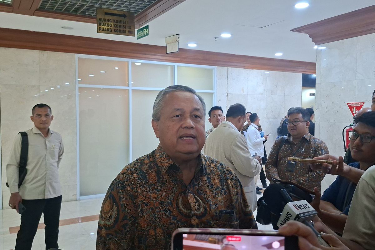Perry Warjiyo Akui Rupiah Melemah Lebih Dalam dari Proyeksi, BI Kembali Naikkan Suku Bunga