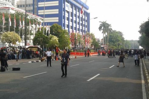 Pendukung Prabowo Pusatkan Orasi di Jalan Medan Merdeka Selatan 