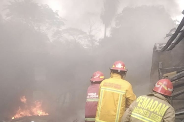 Gudang Sparepart Bodi Motor di Tajurhalang Bogor Terbakar Hebat, Kerugian Capai Setengah Miliar