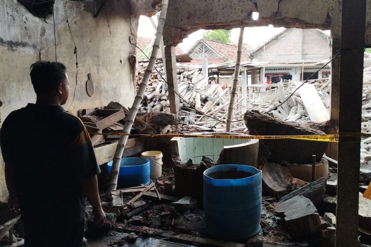 Kondisi perusahaan ?Tahu Barokah? di Desa Mlorah, Kecamatan Rejoso, Kabupaten Nganjuk, Jawa Timur, yang meledak Kamis (14/12/2023) pagi