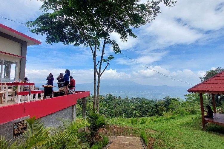 Suasana di Sitaring View Desa Kemambang Kecamatan Banyubiru Kabupaten Semarang