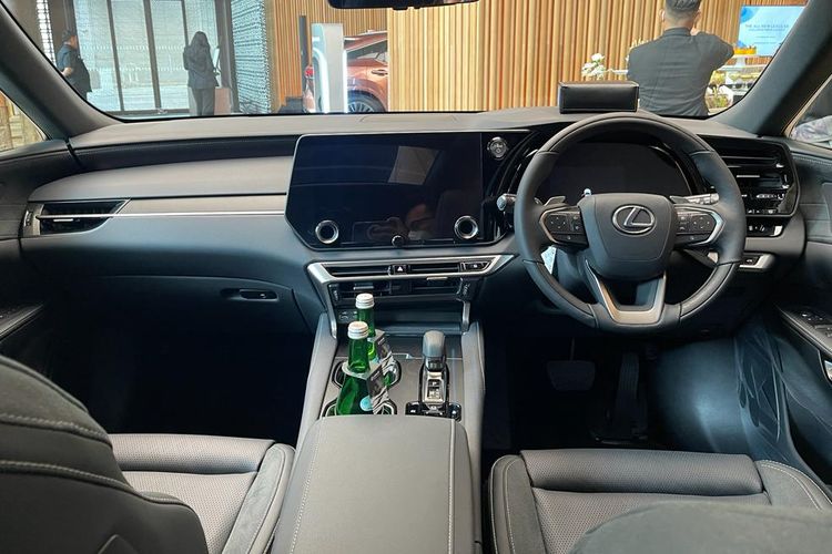Lexus RX 450h+ Luxury 