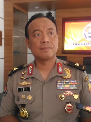 Kepala Biro Penerangan Masyarakat Humas Brigjen (pol) Dedi Prasetyo di Gedung Humas Mabes Polri, Jakarta, Kamis (25/4/2019). 